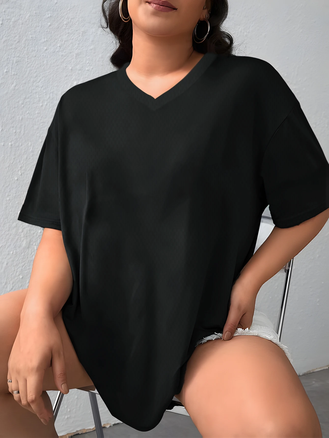 Oversized Women's V-neck T-shirt: Soft Breathable Fabric, Solid Color, Short Sleeve, Casual Daily Style for Spring & Summer, Loo
